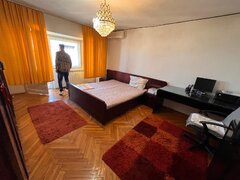 Piata Alba Iulia, vedere pe spate, bloc mixt